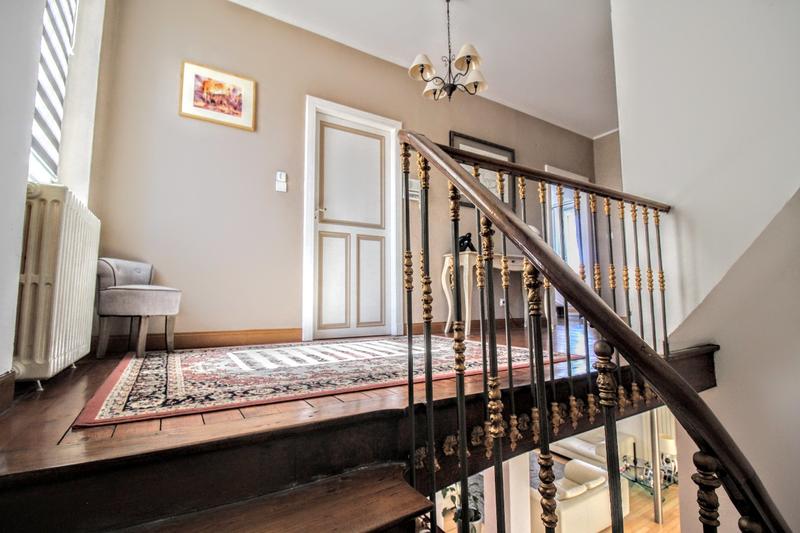 Maison bourgeoise - 319 m² - 8 pièces