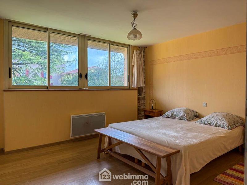 Maison - 692 m² - 21 pièces