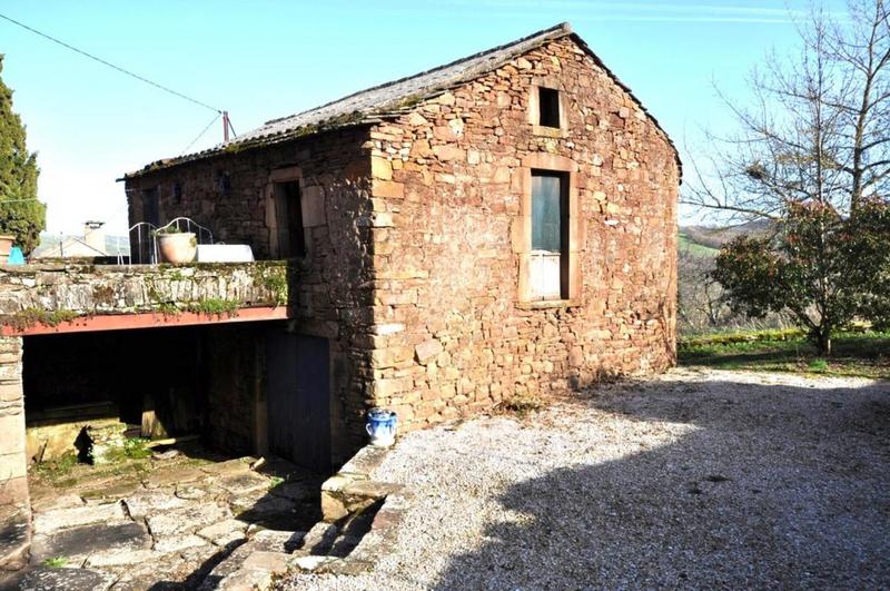 Maison en pierre - 450 m² - 12 pièces