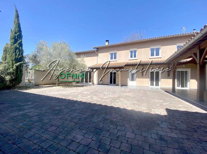 Maison - 365 m² - 5 pièces