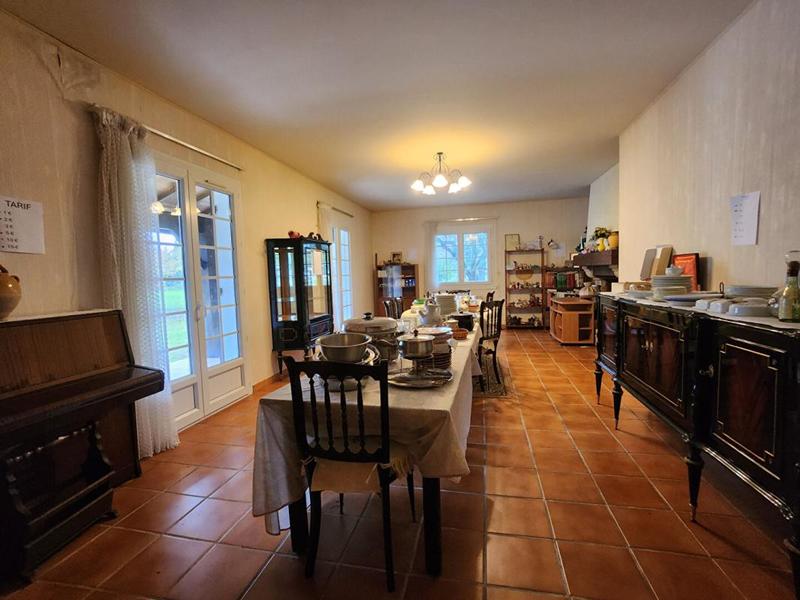 Maison - 180 m² - 6 pièces