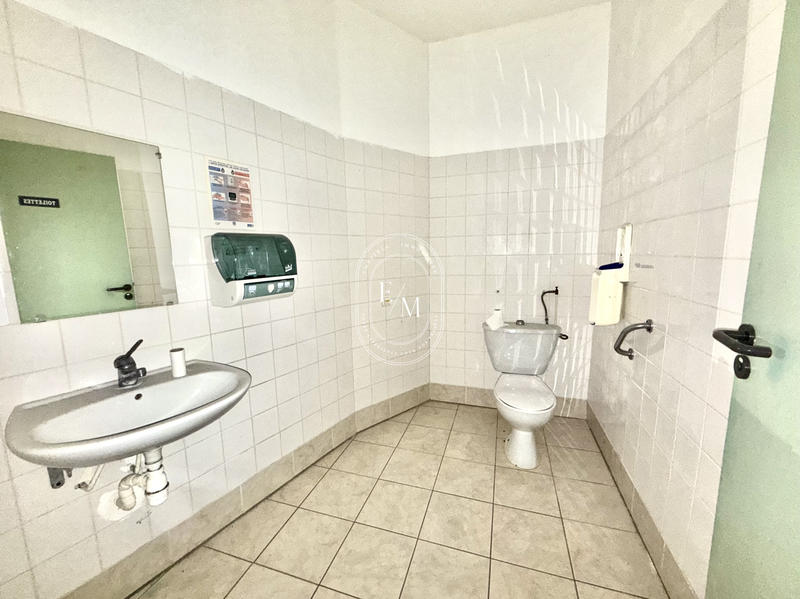 Maison - 296 m² - 10 pièces