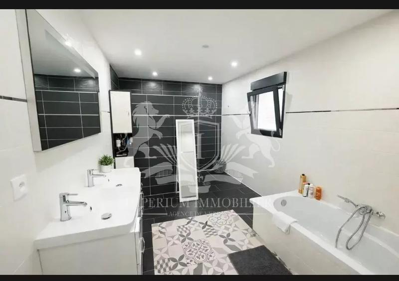 Villa - 170 m² - 7 pièces