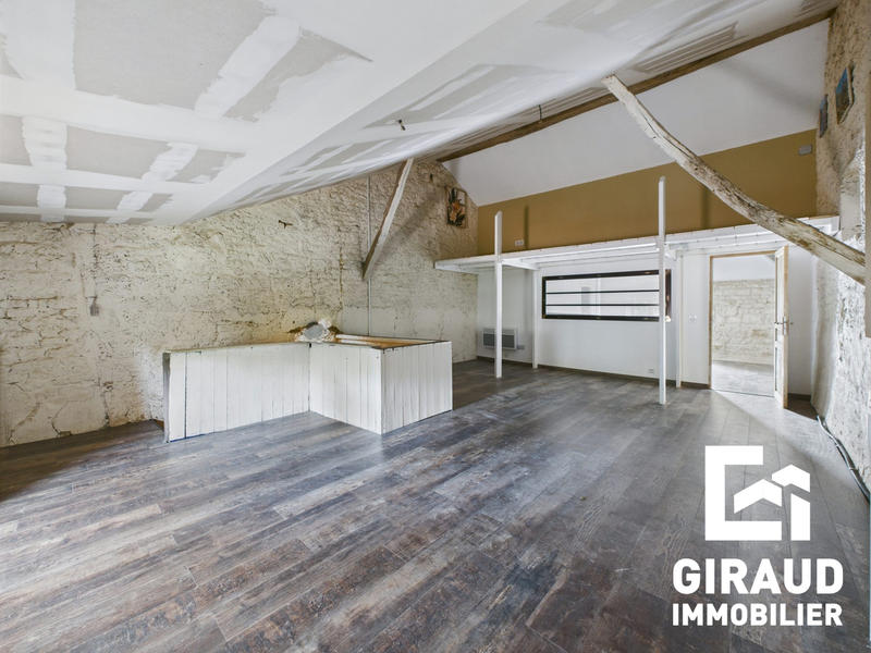 Maison - 210 m² - 6 pièces