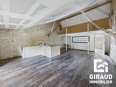 Maison - 210 m² - 6 pièces