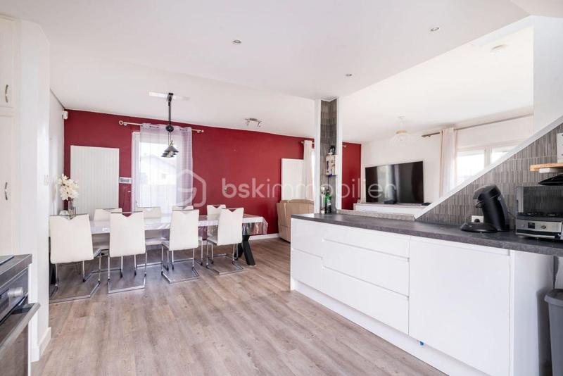 Maison - 178 m² - 6 pièces