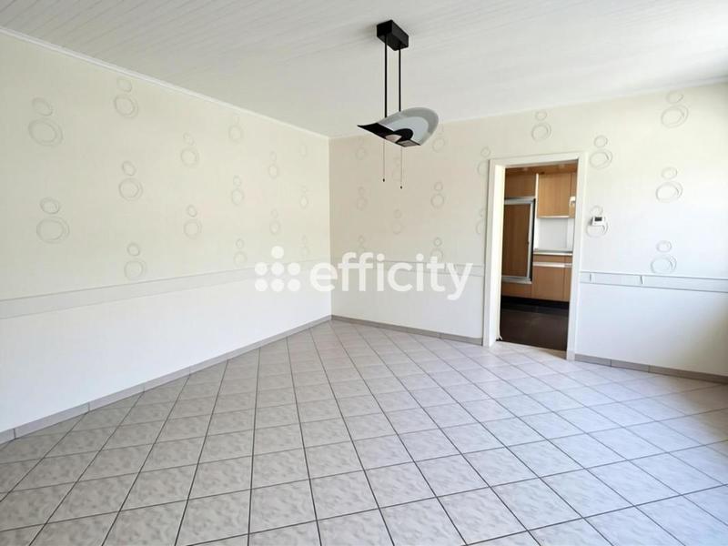 Maison - 200 m² - 5 pièces