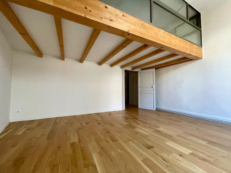 Appartement - 92 m² - 2 pièces