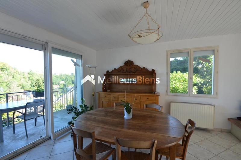 Maison - 140 m² - 5 pièces