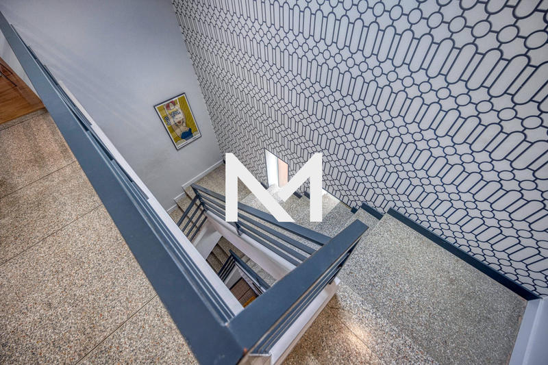 Maison - 229 m² - 7 pièces