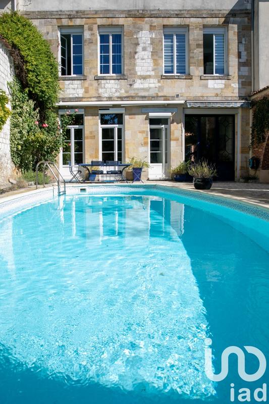 Maison de ville - 382 m² - 12 pièces