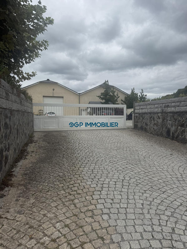 Entrepôt - 6 544 m²