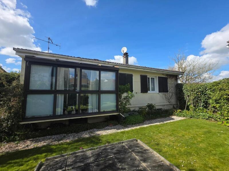 Maison - 90 m² - 5 pièces