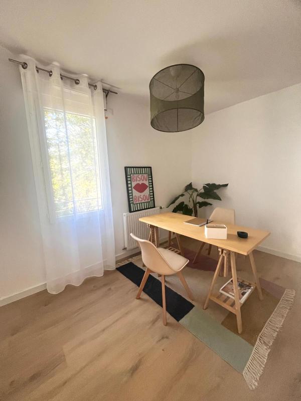 Appartement - 93 m² - 5 pièces