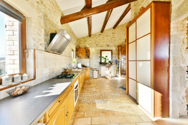 Maison en pierre - 225 m² - 7 pièces