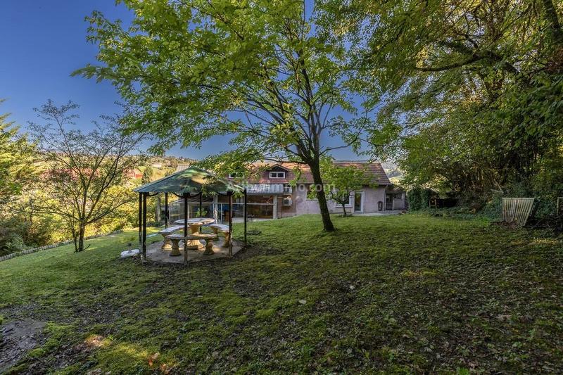 Maison - 102 m² - 4 pièces