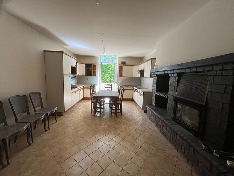 Demeure - 248 m² - 7 pièces