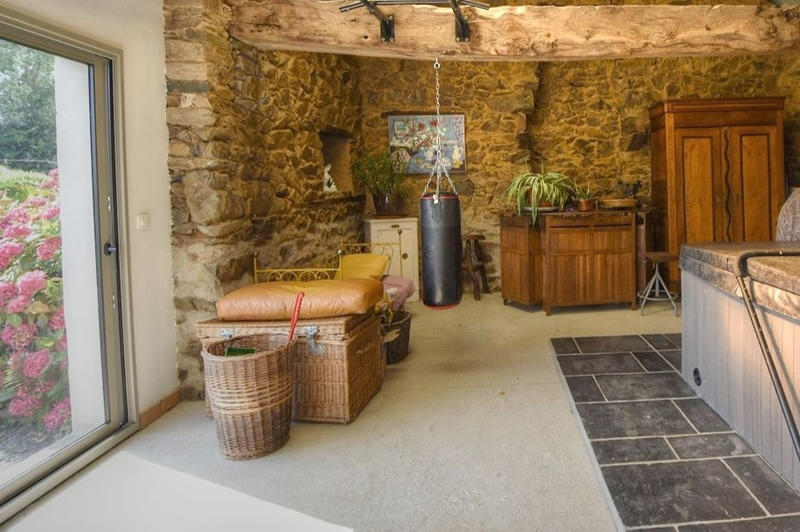 Maison - 218 m² - 9 pièces