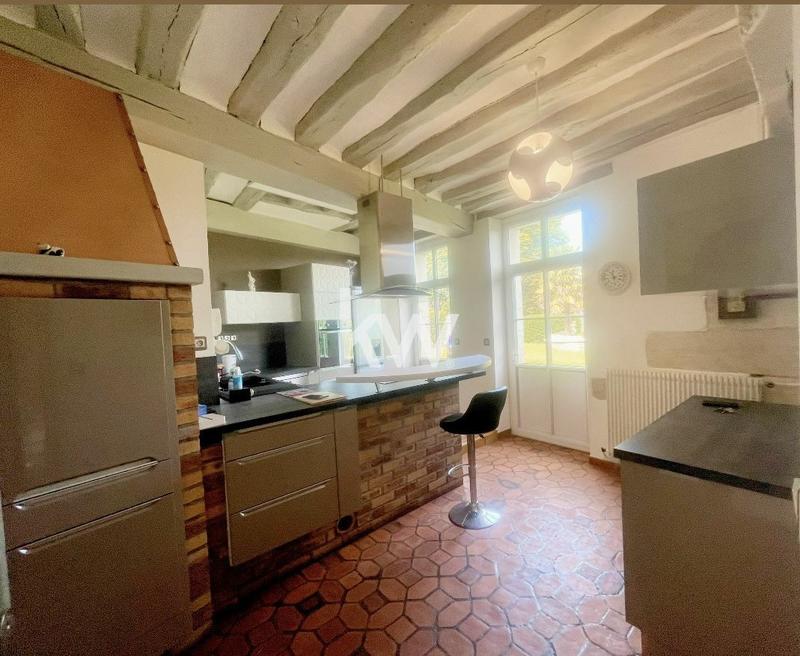 Maison - 240 m² - 9 pièces