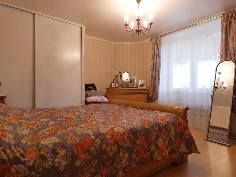 Maison - 220 m² - 9 pièces