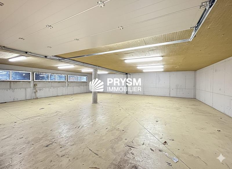 Parking / Garage - 127 m²