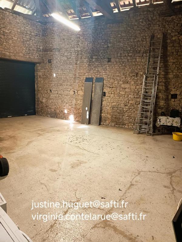 Maison - 255 m² - 3 pièces