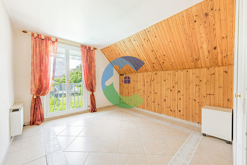 Maison - 215 m² - 8 pièces