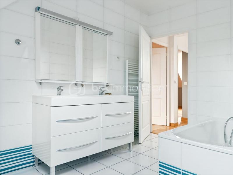 Maison - 123 m² - 6 pièces