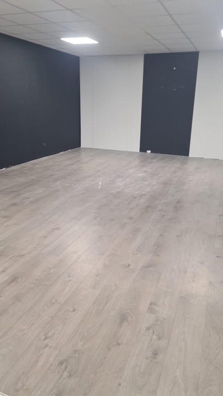 Local commercial - 400 m² - 1 pièce