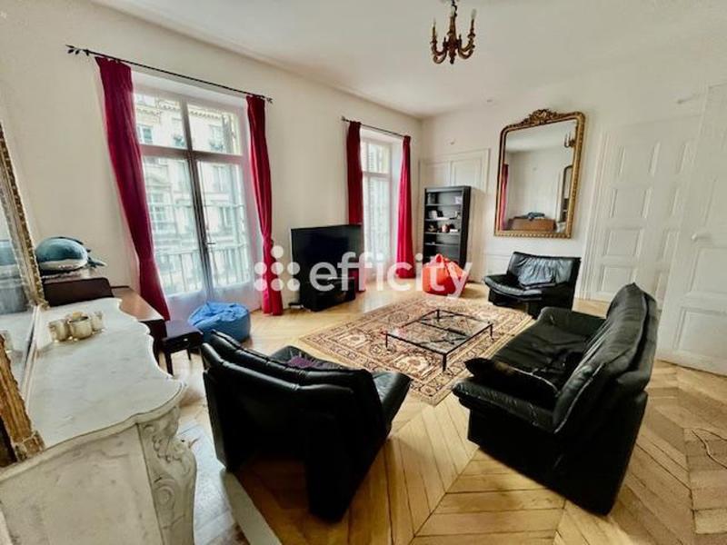 Appartement - 202 m² - 9 pièces