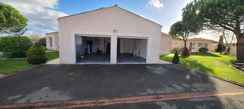 Maison - 260 m² - 7 pièces