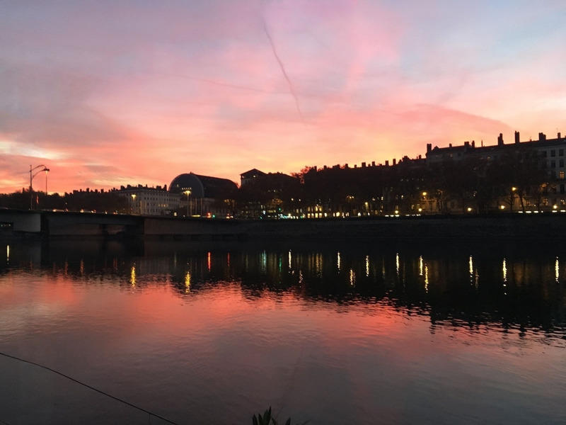 Péniche - 160 m² - 6 pièces