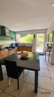 Maison - 250 m² - 7 pièces