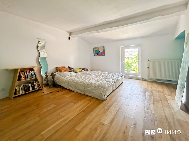 Maison - 205 m² - 6 pièces