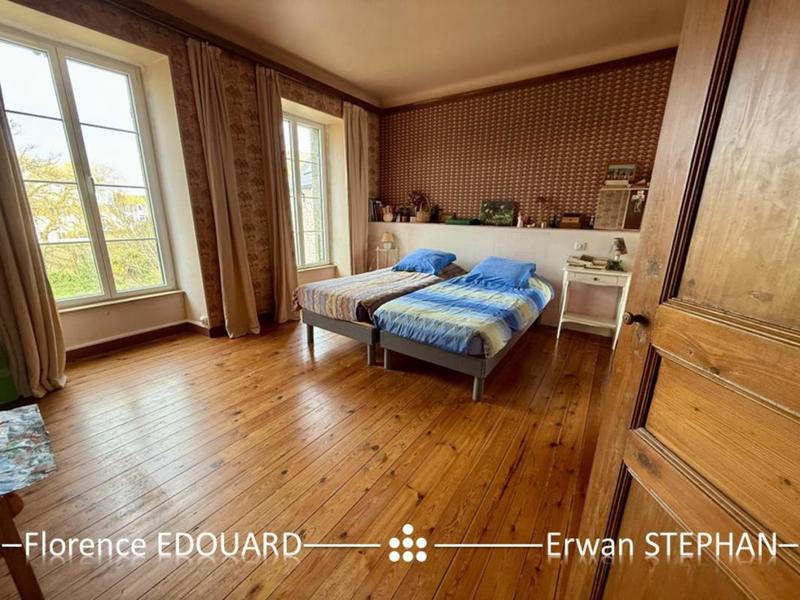 Maison - 374 m² - 16 pièces