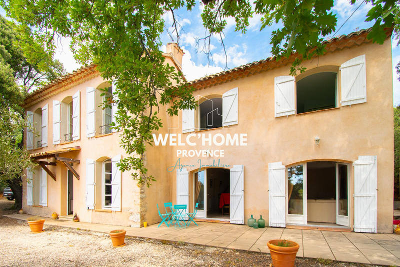 Maison - 181 m² - 9 pièces