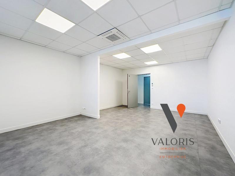 Bureau - 347 m² - 1 pièce