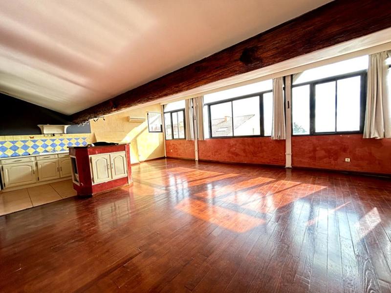 Appartement - 104 m² - 4 pièces