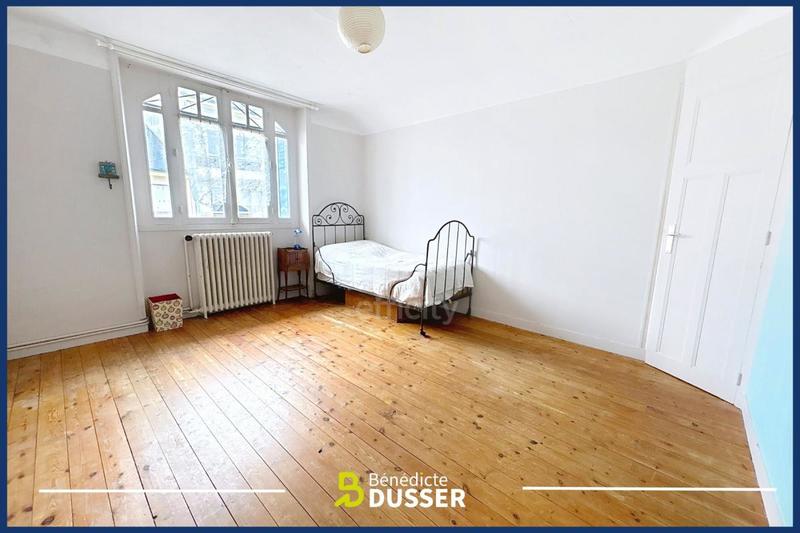 Maison - 195 m² - 7 pièces