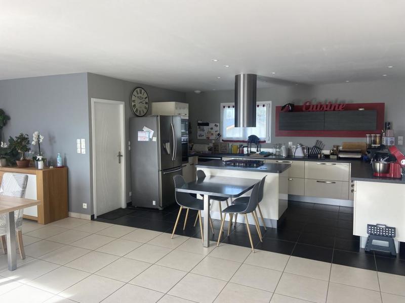 Maison - 198 m² - 6 pièces