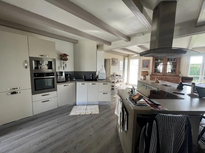 Maison - 203 m² - 7 pièces