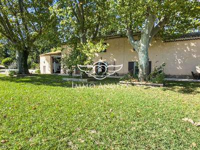 Mas - 268 m² - 9 pièces