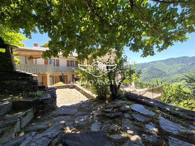 Maison - 145 m² - 9 pièces