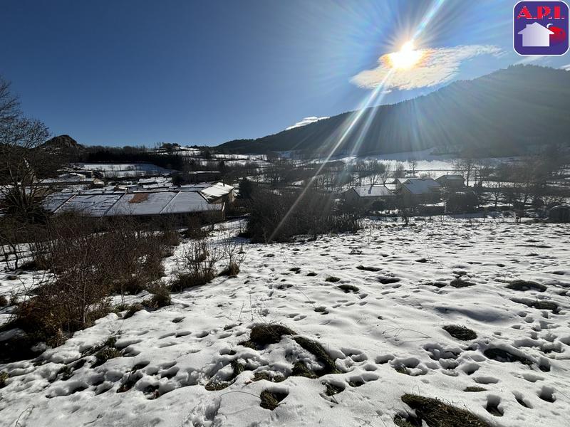 Terrain constructible - 3 120 m²