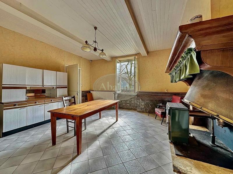 Maison - 300 m² - 12 pièces