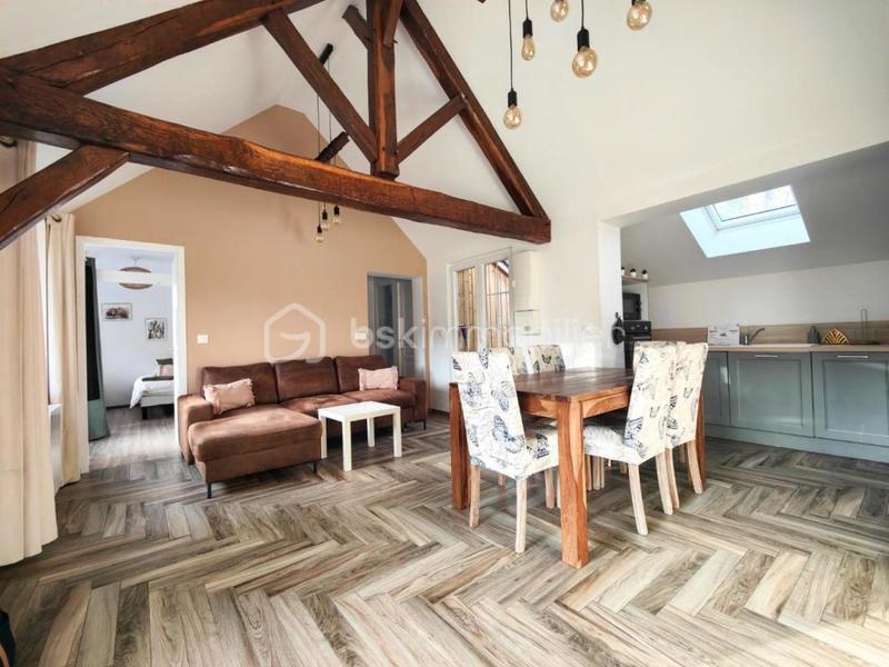 Maison - 224 m² - 14 pièces