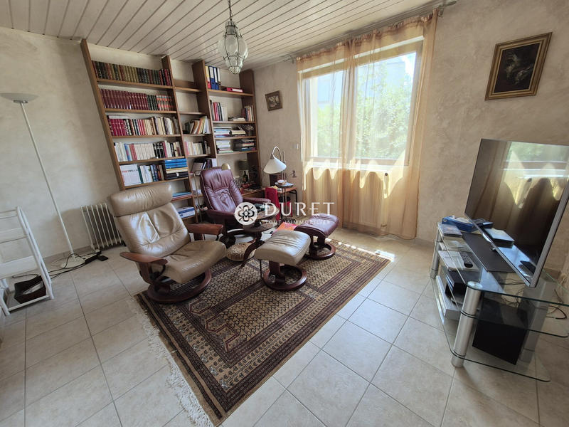 Maison - 202 m² - 8 pièces