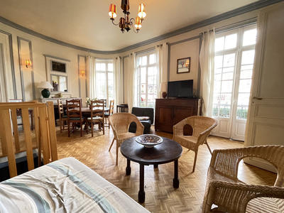 Appartement - 93 m² - 5 pièces