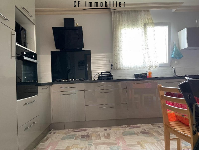 Maison - 183 m² - 6 pièces