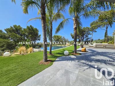 Maison - 340 m² - 10 pièces